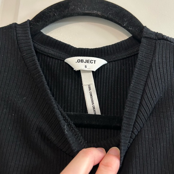 Object Black Sleeveless Tank Top - Picture 2 of 3